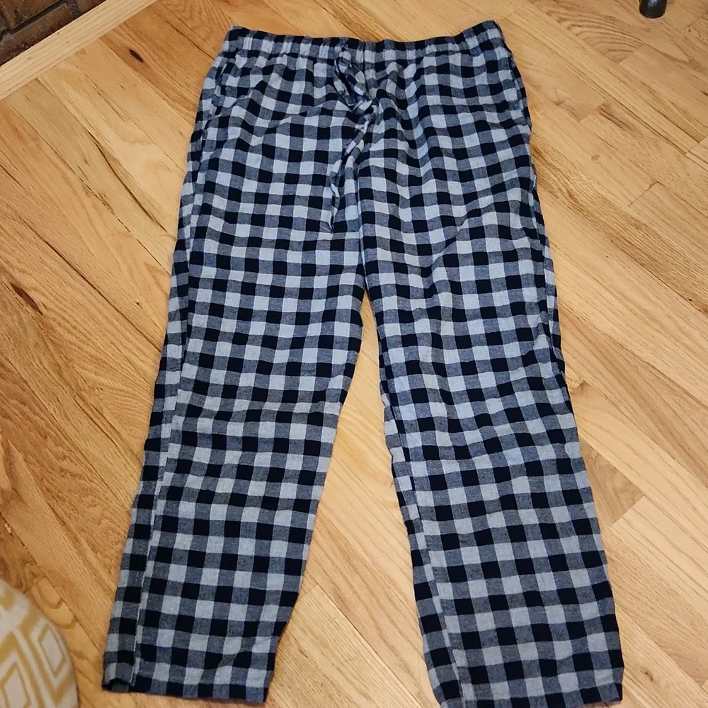 J. Crew Black and Gray Flannel Checkered Pajama Pants Size Large 100 % Cotton